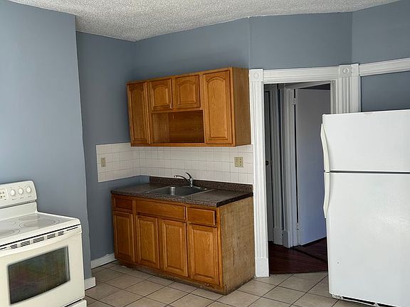 5th image of 556-558 Broad St Floor 2
