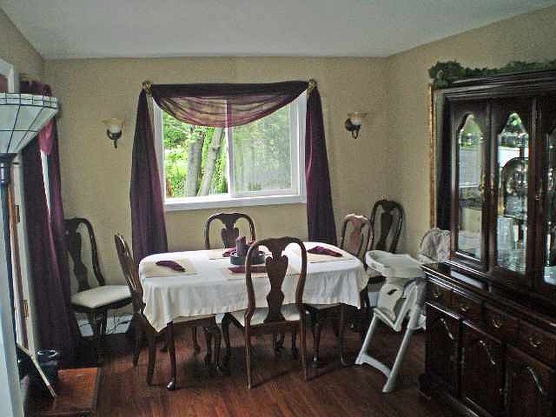 3rd image of 2 BOHL Place