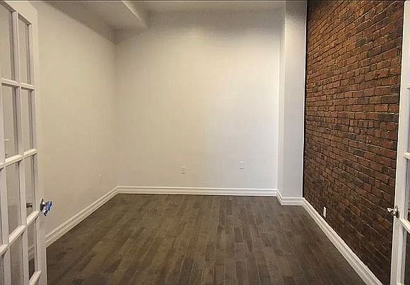 5th image of 260 Irving Ave #1