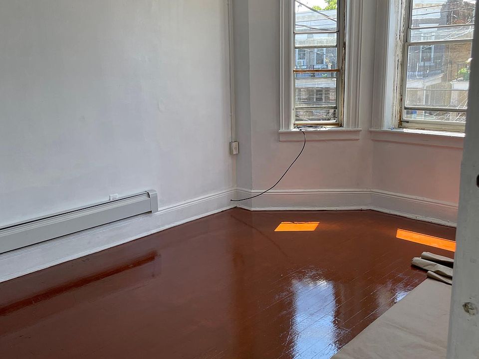 1st image of 88 Avenue #2