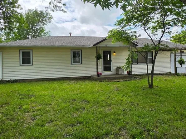 16399 R Rd, Mayetta, KS 66509