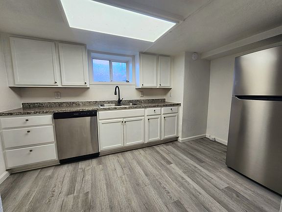 3rd image of 1924 E 5th St APT 1