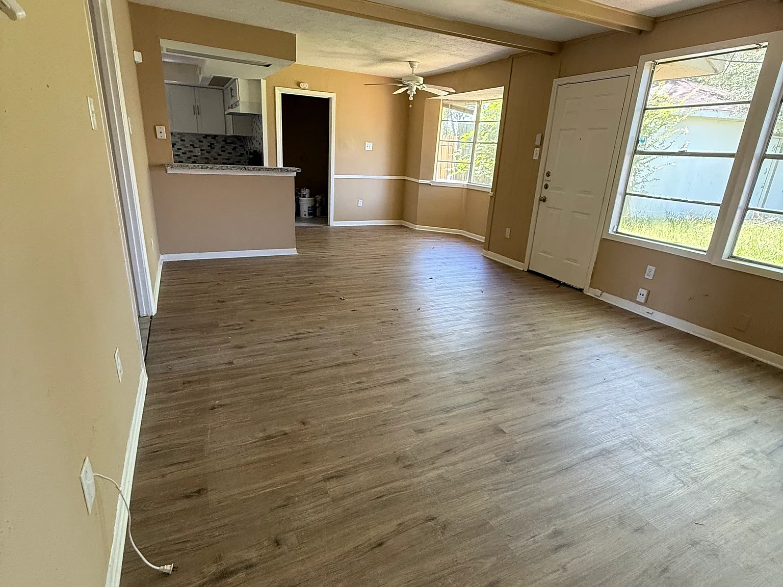 4 bed, 2240 sqft, $1,895 — Photo 3