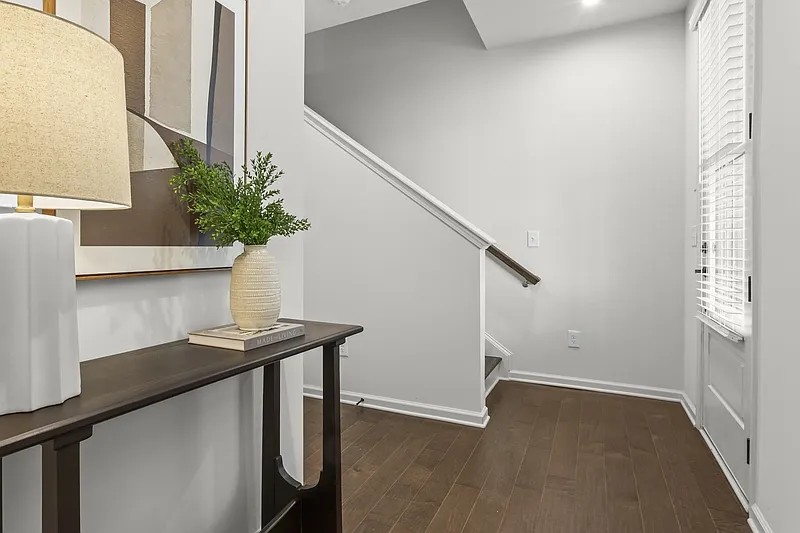 2 bed, 2.5 bath, 1461 sqft, $2,550 — Photo 2
