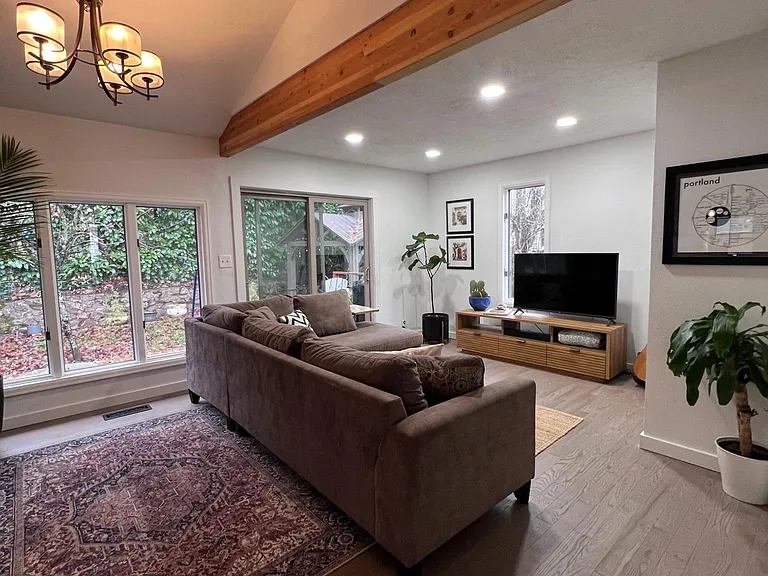 2443 Sunset Ave — Photo 13