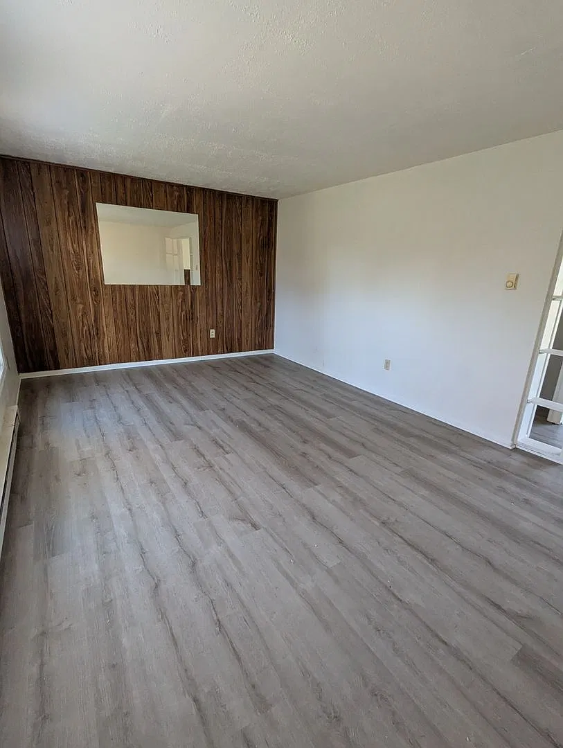 Lovely Townhome — Photo 3
