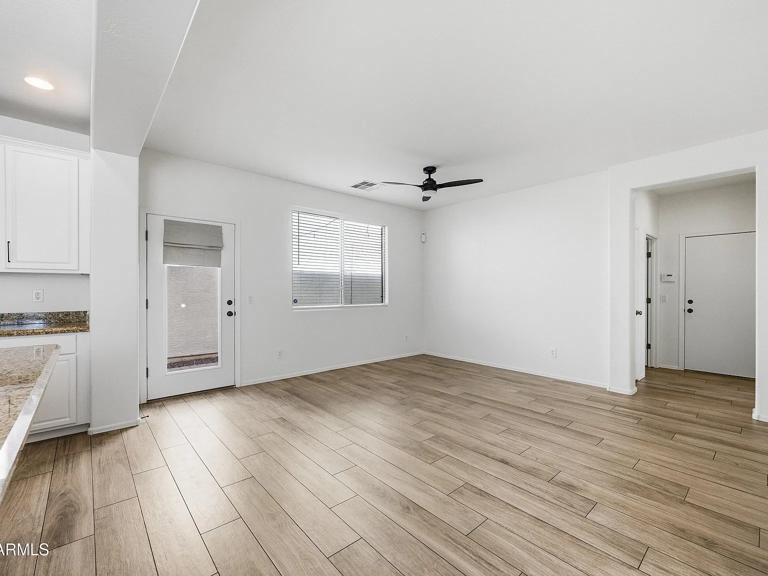3 bed, 2.5 bath, $2,195 — Photo 4