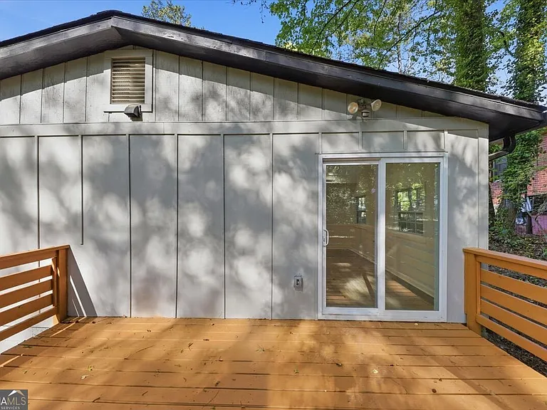 2082 Rosewood Rd — Photo 17