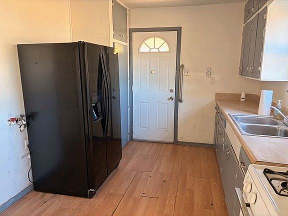 4th image of 408 33rd St