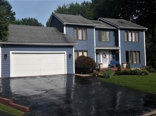 54 Chateau Ln, Rochester, NY 14626