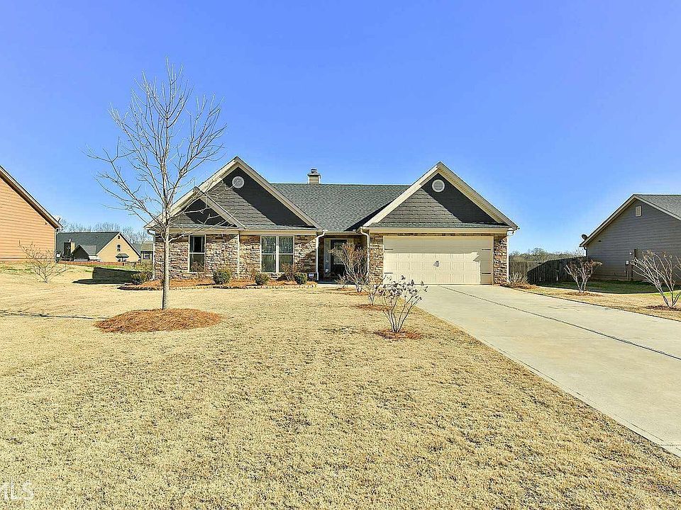 1st image of 452 Lake Vista Dr