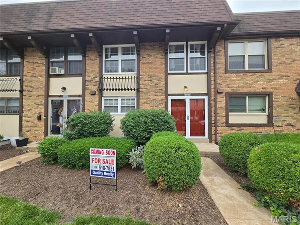 11742 Casa Grande Dr, Saint Louis, MO 63146