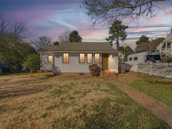 230 Nelson St, Yorktown, VA 23690