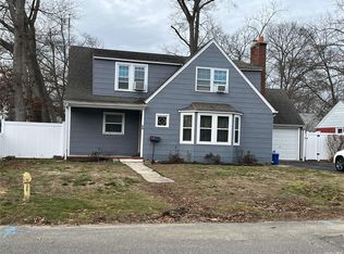 42 Chestnut St, Wyandanch, NY 11798
