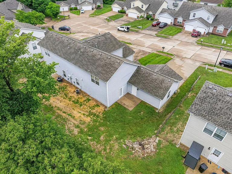 5004-5006 Betty Jean Way — Photo 38