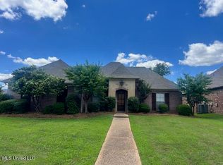 113 W Pinebrook Dr, Brandon, MS 39047