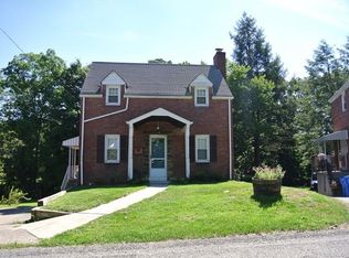 385 Woodcliff Cir, Pittsburgh, PA 15243