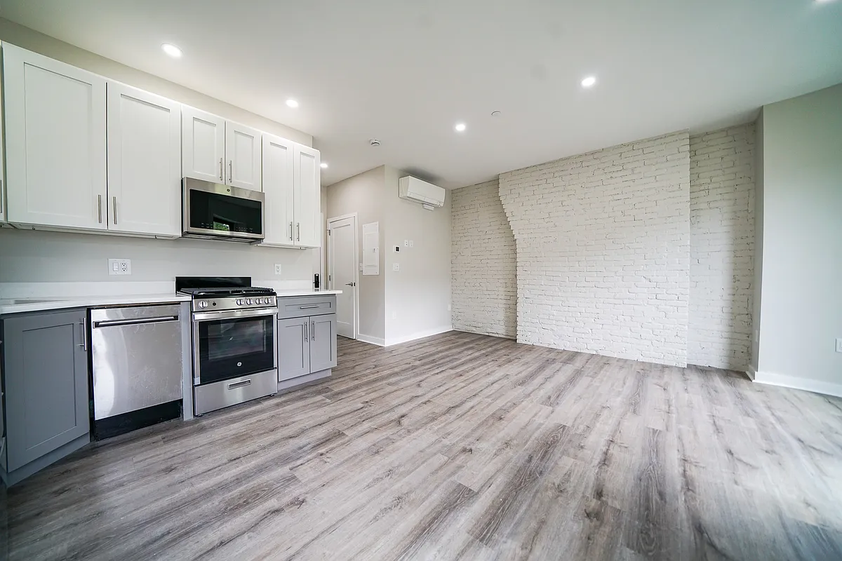 Building Photo - 10 Blackwood St #322
