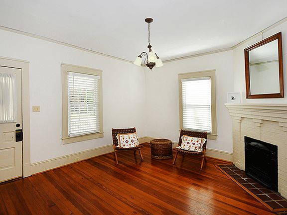 Front room toward front door