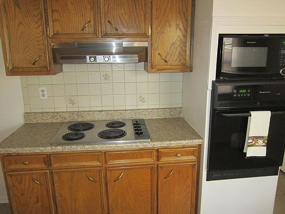 3rd image of 3201 Sudbury Ln