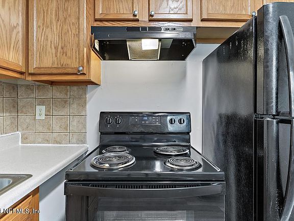 5th image of 3044 DETROIT Circle