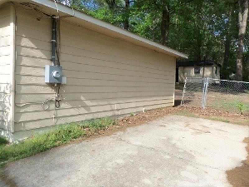 2nd image of 11 Redfield Dr