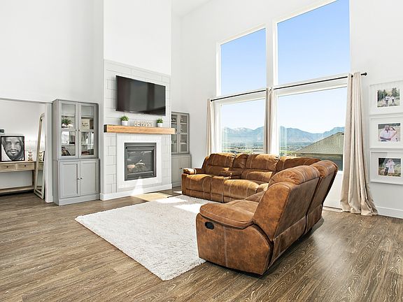 4th image of 558 N Grand Tour Dr