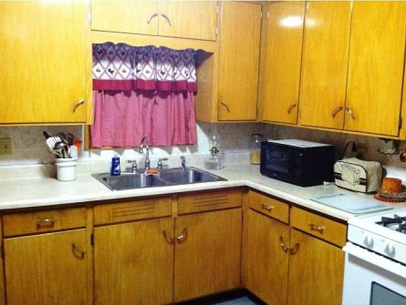 221 Mill St. Kitchen