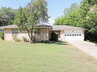 305 Edgewood Ave, Bartlesville, OK 74006