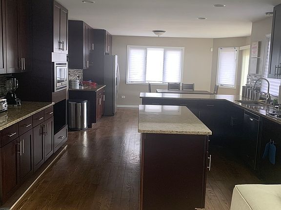 5th image of 3868 Marilyn Dr