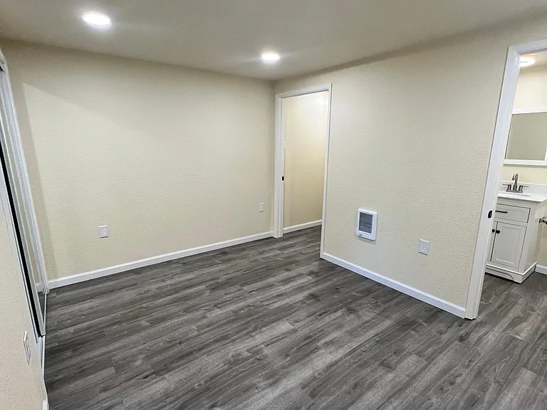 442 E H St #442 — Photo 20
