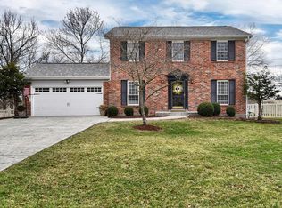 225 Greiner Ct, Ballwin, MO 63021