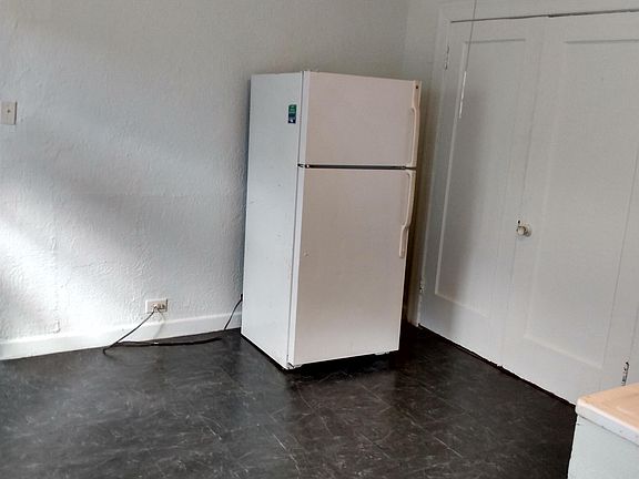2nd image of 9714 Heidelberg St #10501408