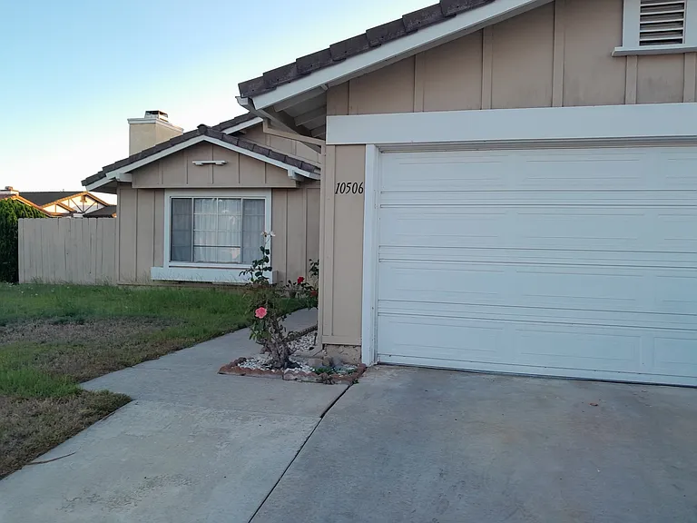 10506 Giffin Way — Photo 1
