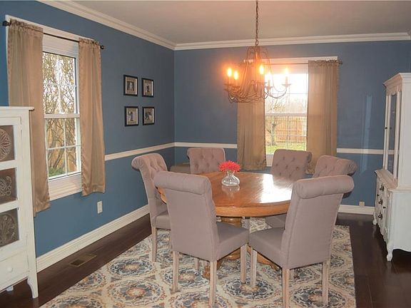 4th image of 821 Westgate Dr
