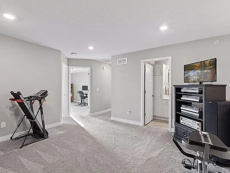 8067 Abercrombie Ln — Photo 7