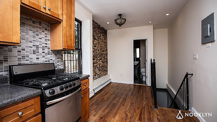 1st image of 978 Bergen St #7