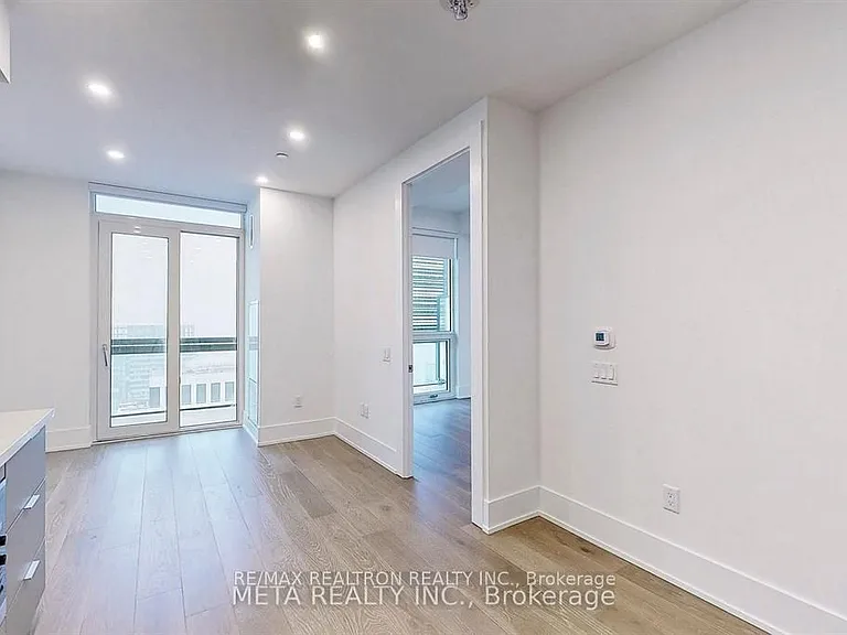 39 Roehampton Ave #4301 — Photo 7