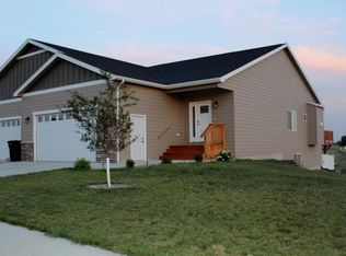 1329 25th St W, Dickinson, ND 58601