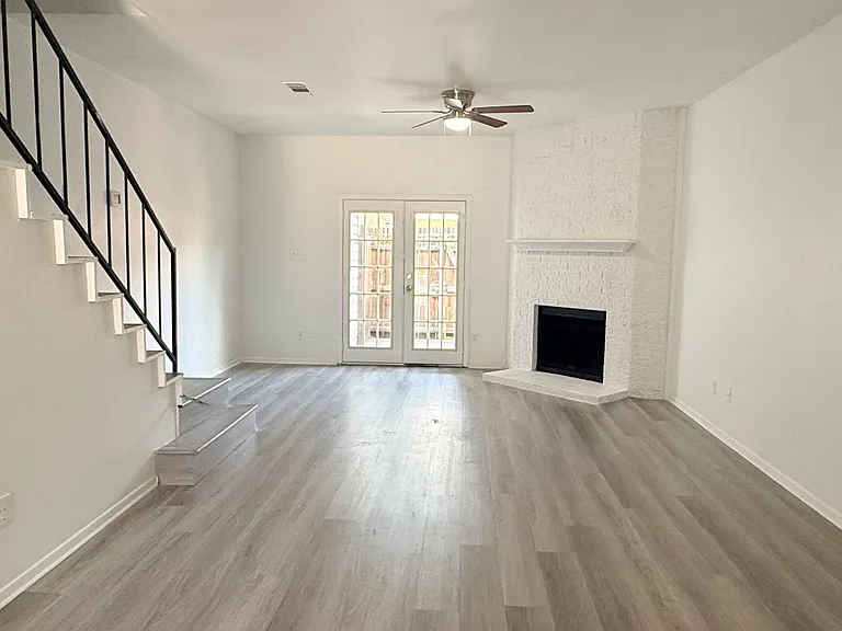228 Samuel Blvd #S-6 — Photo 5