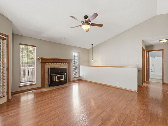 3rd image of 418 S Firefly St