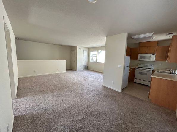 2141 Naomi Pl