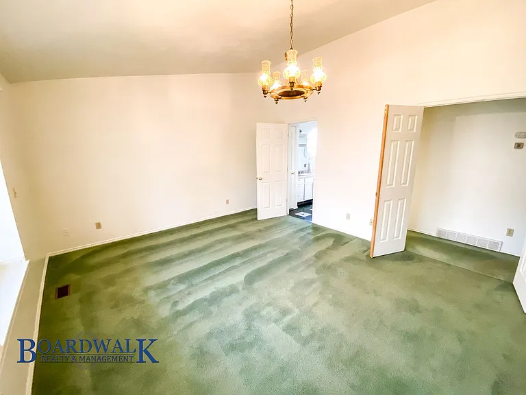 5677 S Esprit Dr — Photo 9