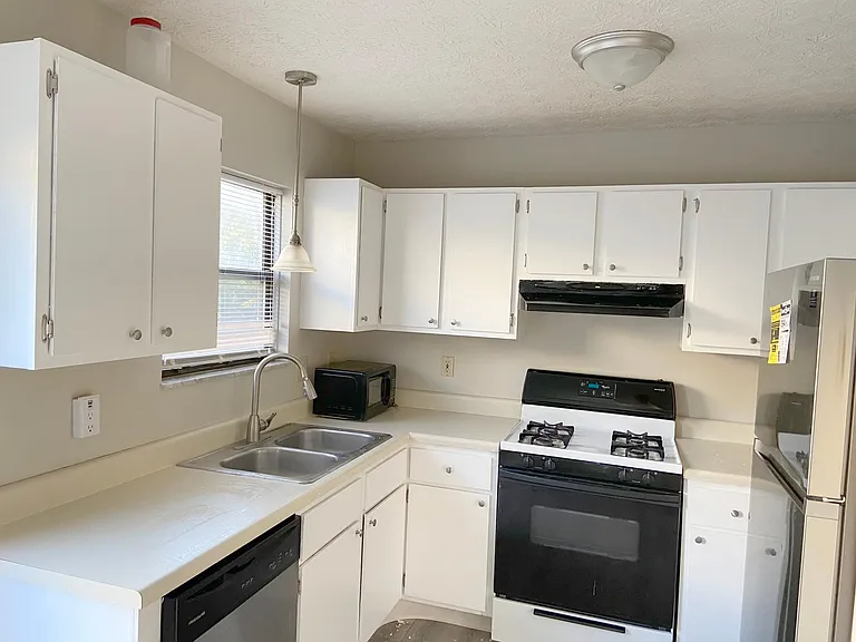 8174 Rochester Way — Photo 2