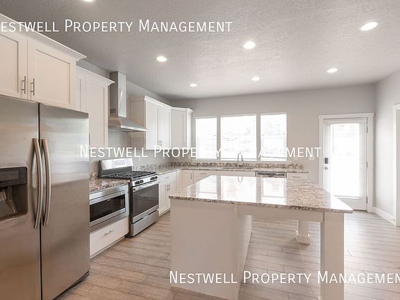 4th image of 2186 W Crestview Dr