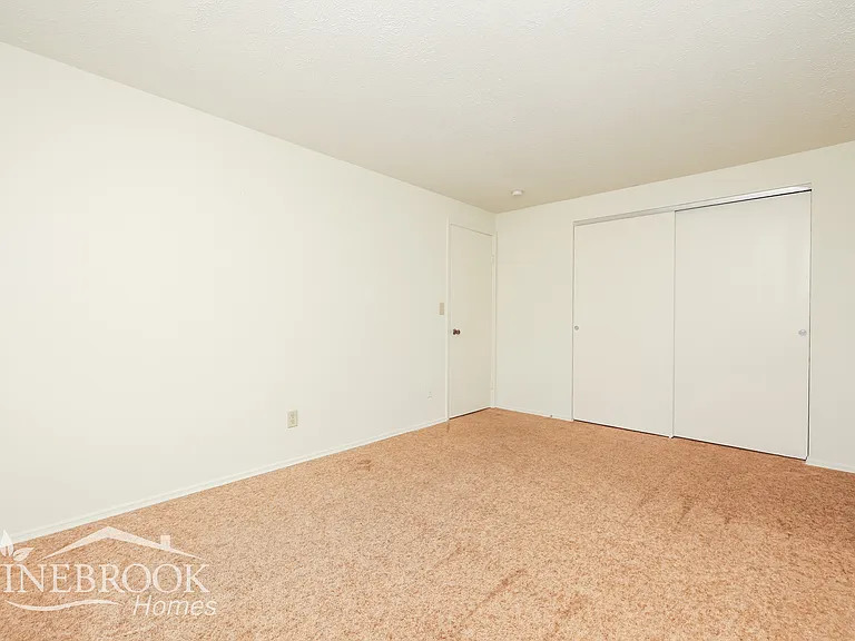 8680 Belle Chase Dr — Photo 11