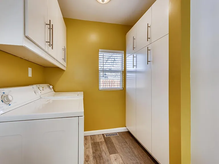 1237 Main St — Photo 11