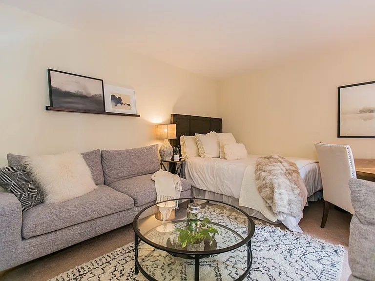 Lincoln Park Living! — Photo 19