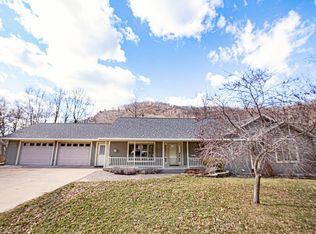 W574 Castlerock Ln, Fountain City, WI 54629
