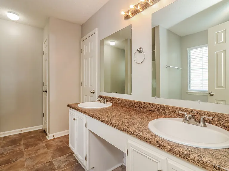 2158 Denson Ln SW — Photo 10